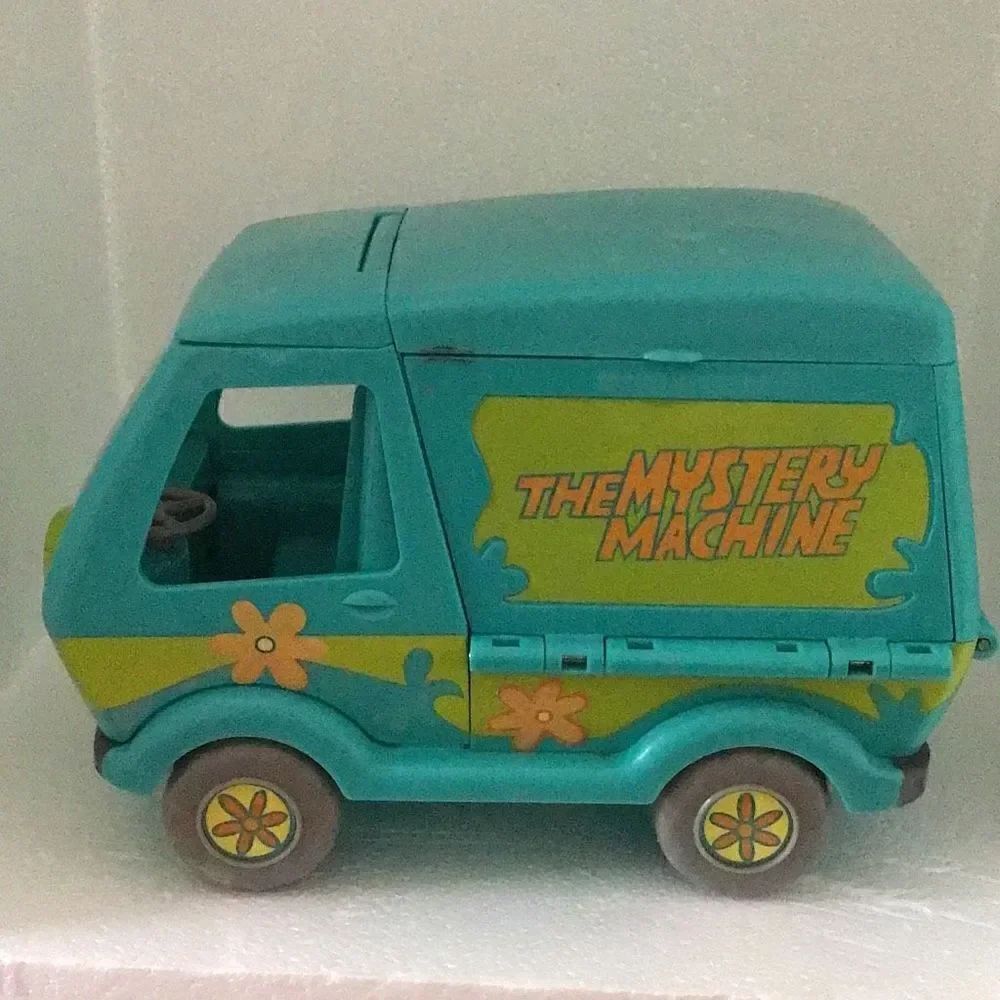 Mystery machine, Scooby Doo 50th anniversary and fine condition by Hannah Barber